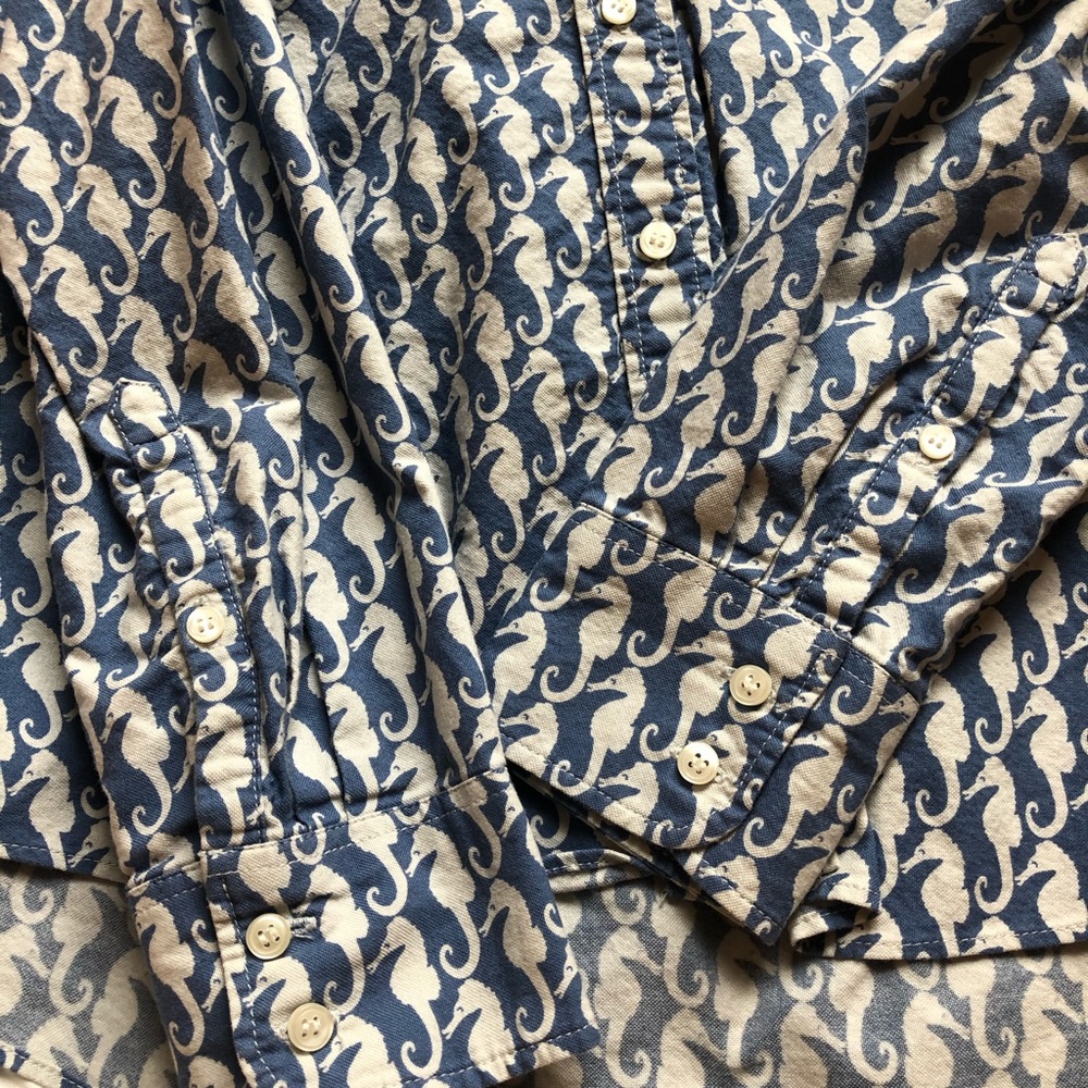 Seahorse JCrew Button Down, Small - Picture 4 of 5